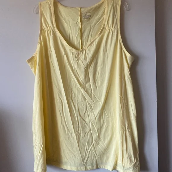 NWT Lane Bryant gathered shoulder Vneck tank 22/24 - Picture 2 of 5